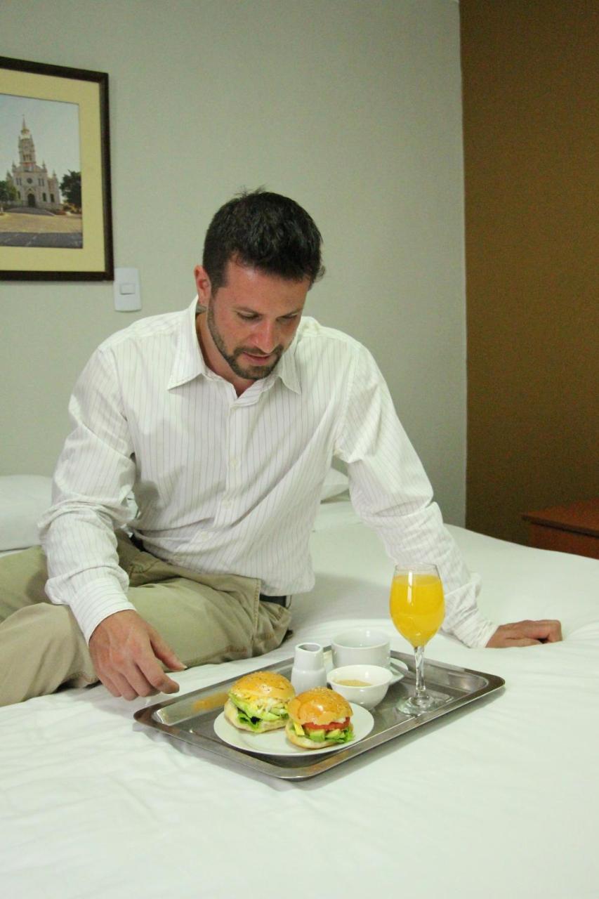 Hotel Plaza Sullana Ngoại thất bức ảnh